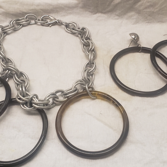 Jewelry - Picture 3 of 3